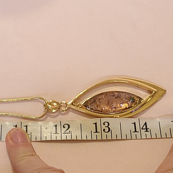 Napier Gold Tone Cobra Chain Orbital Purple Glitter Dangle Pendant Necklace - Picture 9 of 9